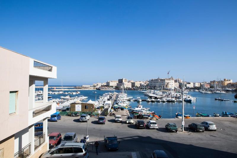 Lakkios charming suites and rooms - image 15