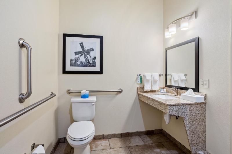 King Room - Disability Access image 3