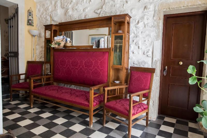 Lakkios charming suites and rooms - image 11