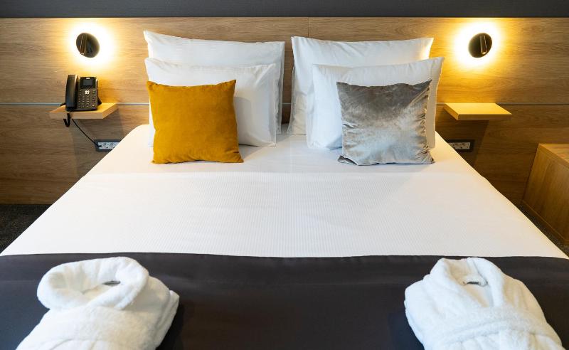 Standard Triple Room image 3