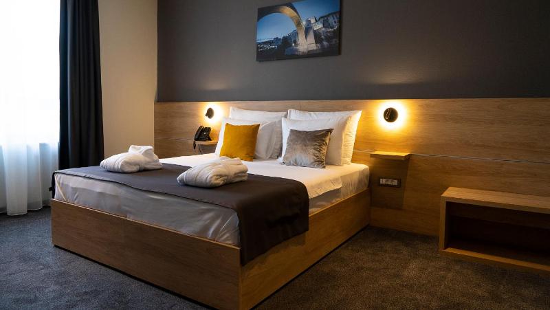 Standard Triple Room image 4