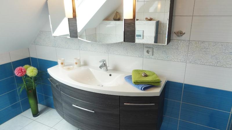 One-Bedroom Apartment image 3