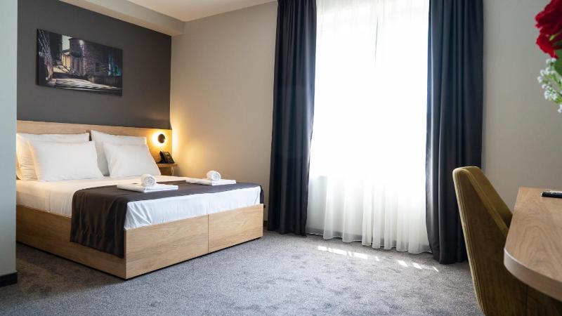 Superior Double or Twin Room image 4