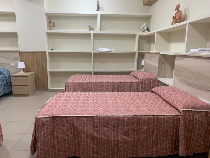 Quadruple Room with Bathroom image 3