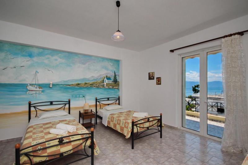 Studio with Balcony image 4