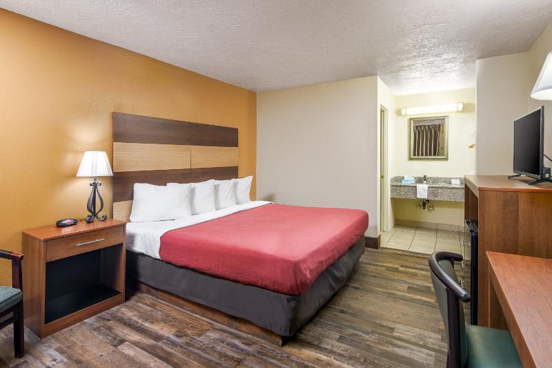 King Room - Non-Smoking image 3