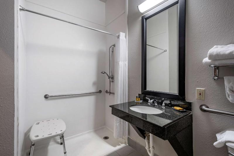Queen Room with Two Queen Beds with Roll-In Shower image 2