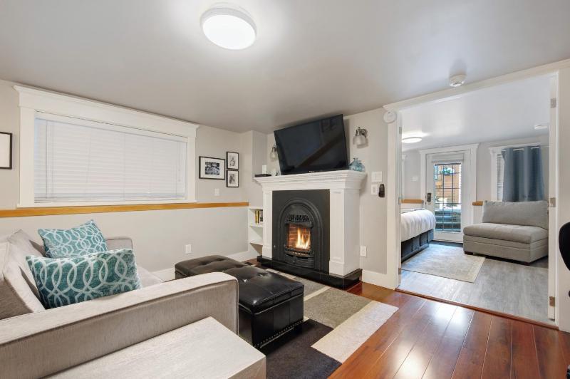 The Ivy on Parker Guest House - image 3