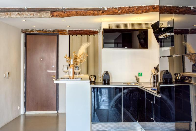 Apartment with Balcony image 4