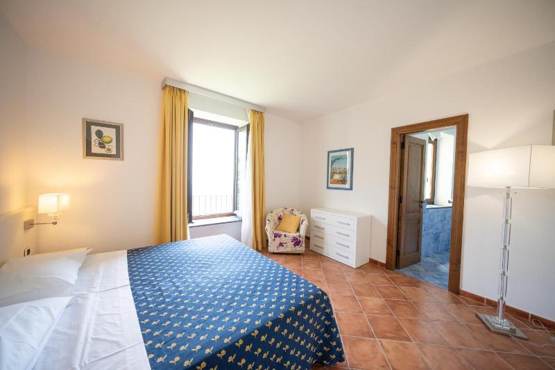 Studio with Sea View image 1