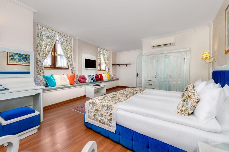 Superior Queen Room image 3