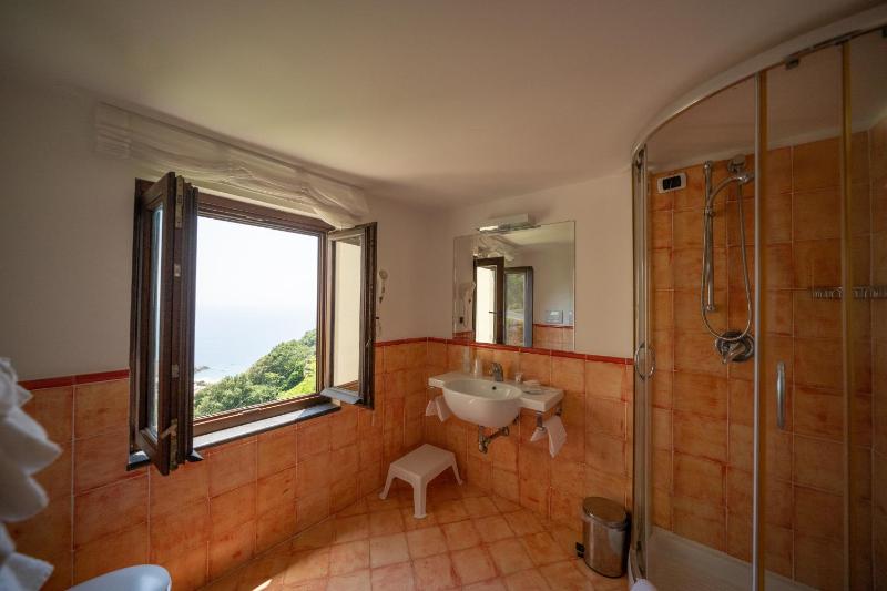 Apartment with Sea View image 3