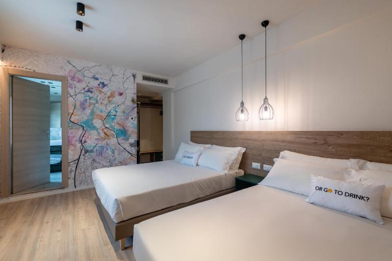 Superior Quadruple Room image 1