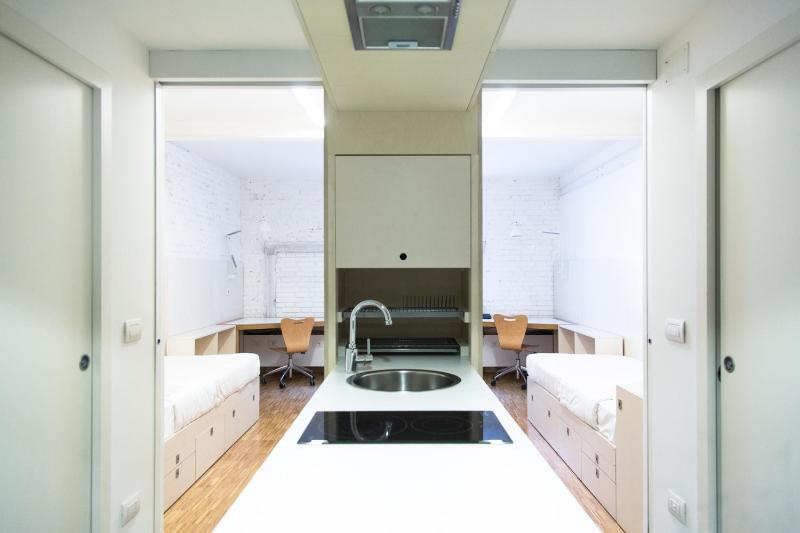 Superior Twin Room image 3