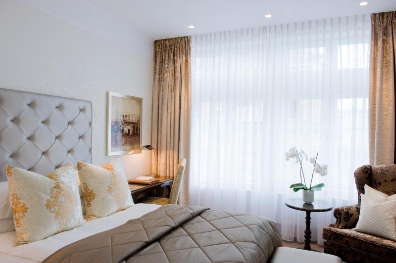 Single Room image 3