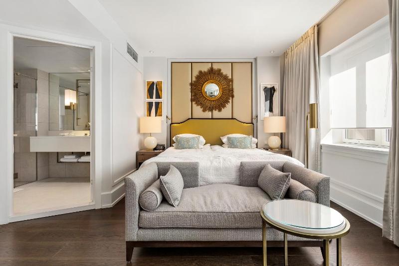 Deluxe Double Room image 1
