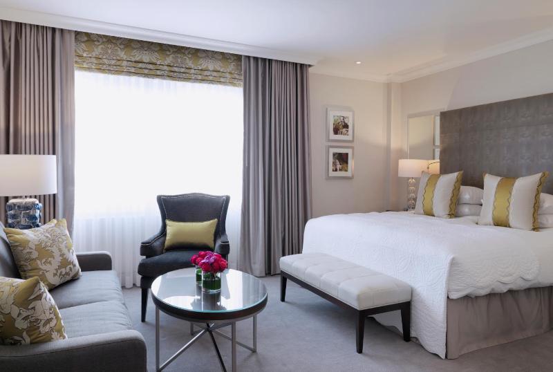 Deluxe Double Room image 4