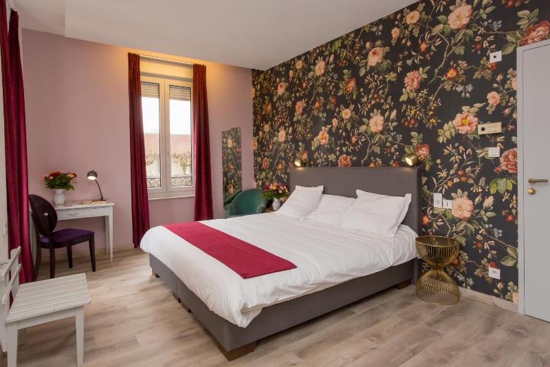 Superior Double Room image 1