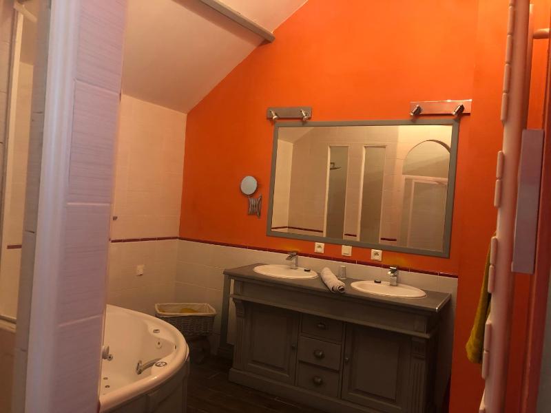 Apartment with Terrace image 4