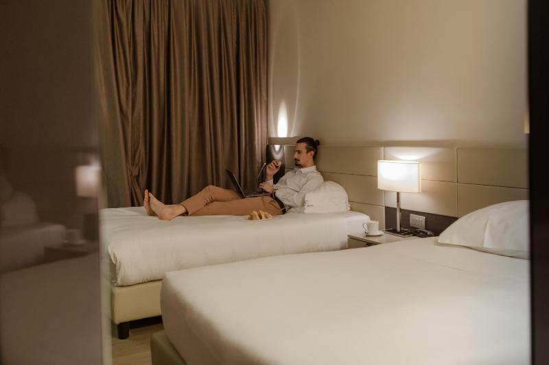 Twin Room image 1