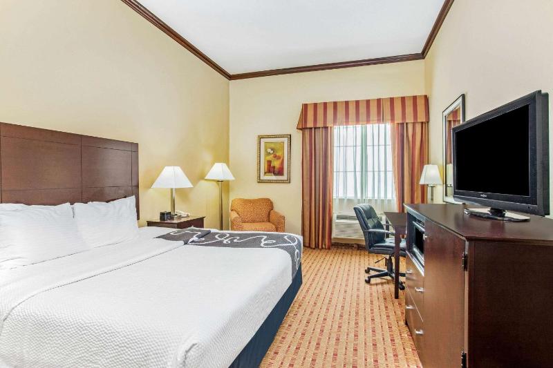 King Room with Roll-In Shower - Mobility/Hearing Accessible - Non-Smoking image 1
