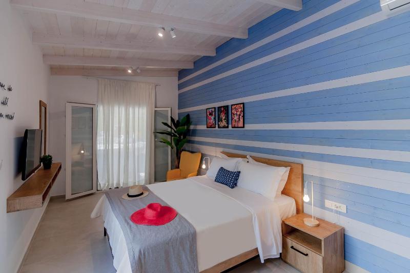 Ideal House - image 28