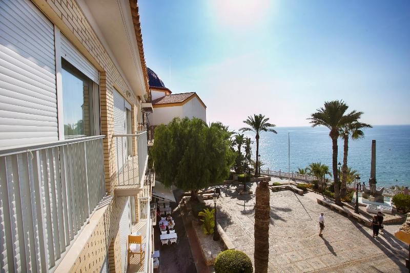 Alameda Apartments - image 15