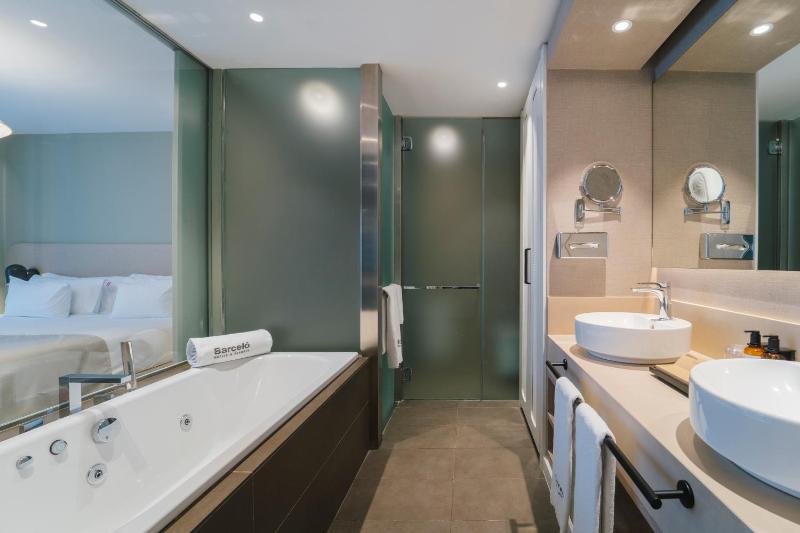 Premium Room image 3