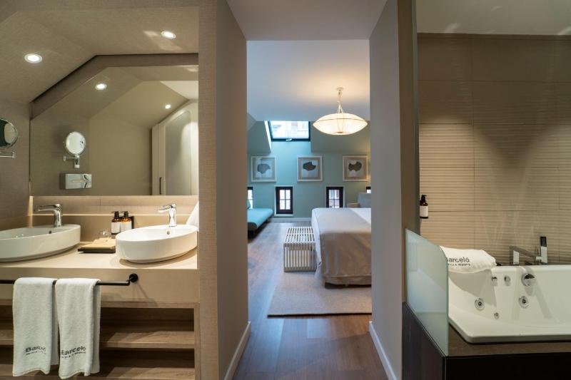 Premium Family Room (1 Adult + 2 Children) image 1