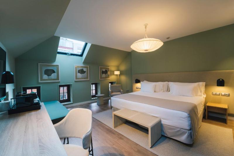 Premium Family Room (1 Adult + 2 Children) image 4