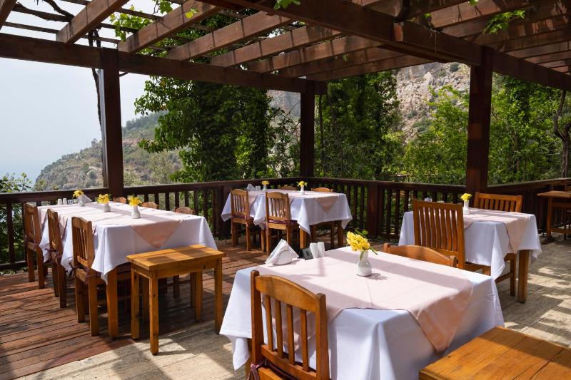 Watermill Hotel - image 24