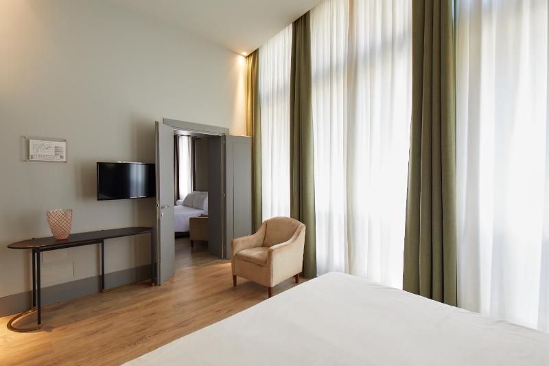 Quadruple Room image 4