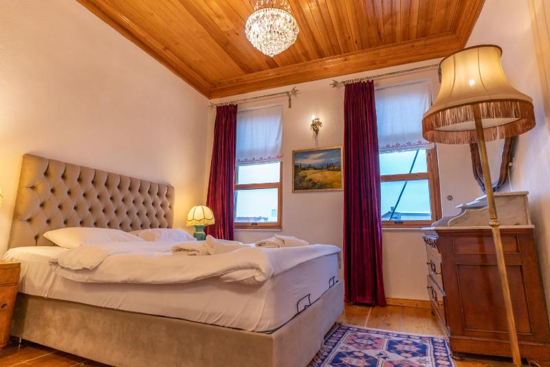 Apartment with Garden View image 4