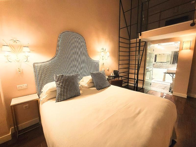 Superior Double Room image 1