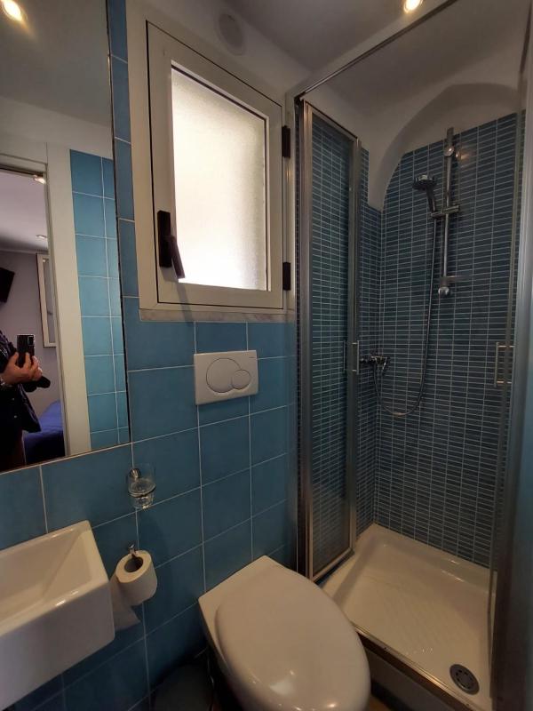 La stanza sul Porto di Amalfi camera piccina piccina con bagno privato e terrazzino vista mare - image 12