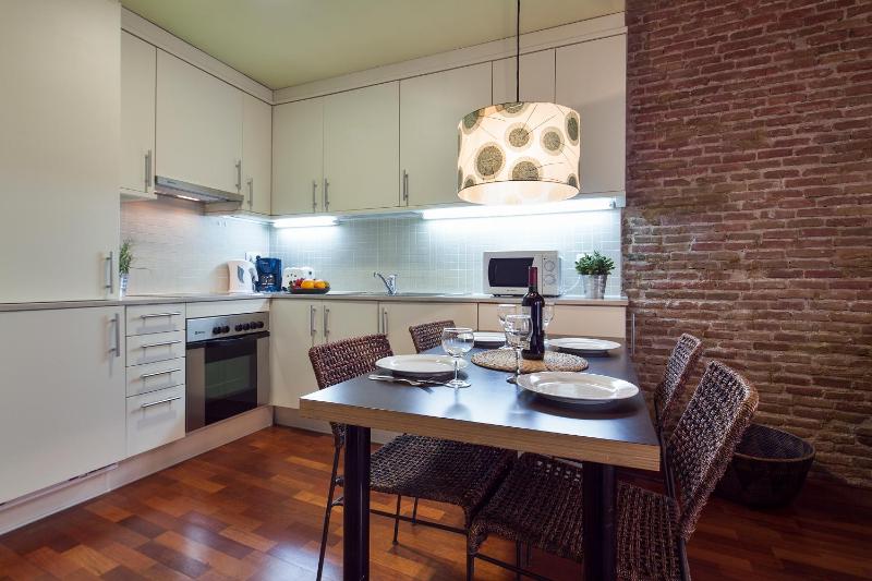 One-Bedroom Apartment image 2