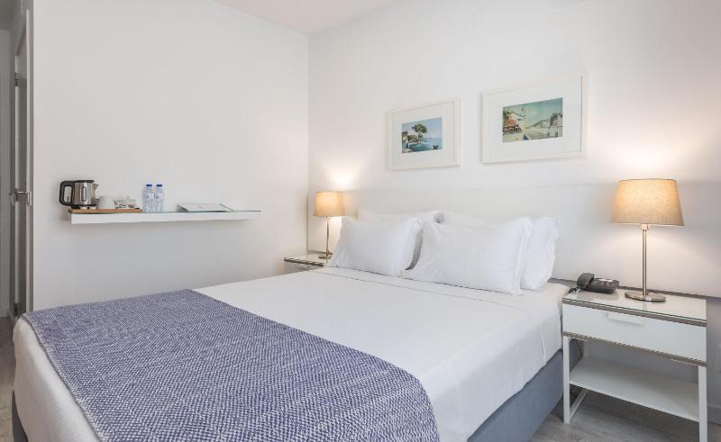 Standard Double Room image 4