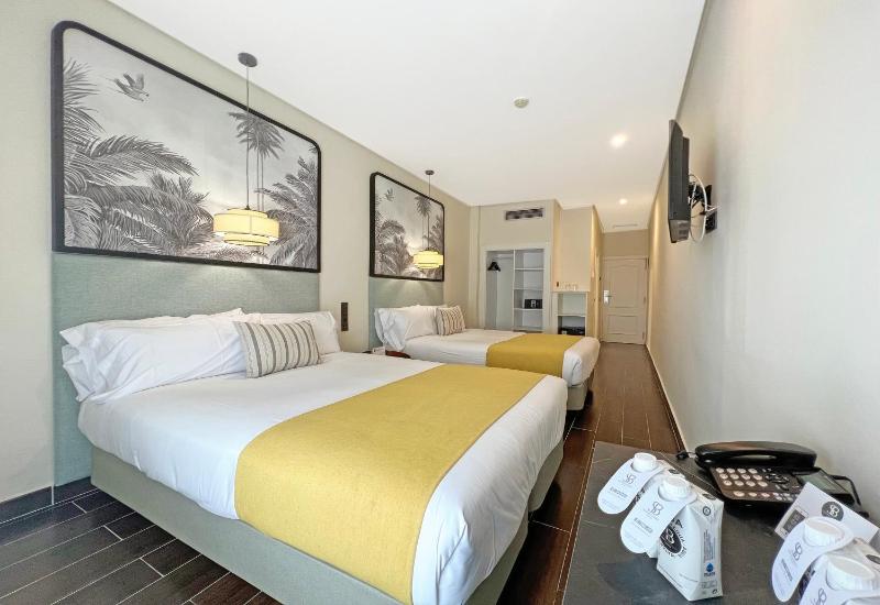 Double or Twin Room with Extra Bed (2 Adults + 1 Child) image 3