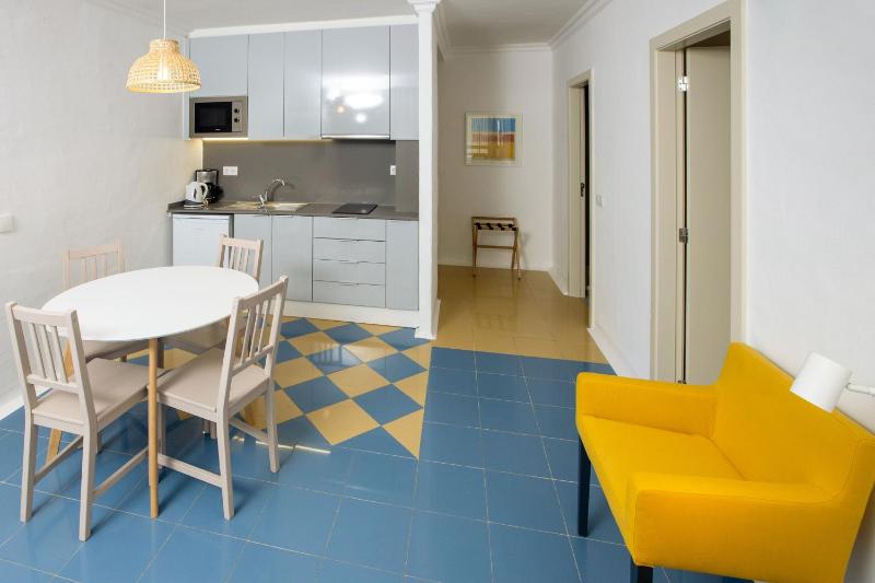 One-Bedroom Standard Apartment image 3