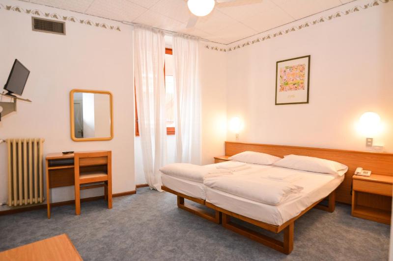 Double Room image 1