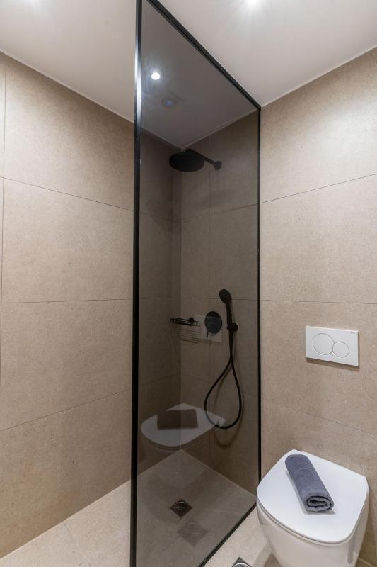 Deluxe Double Room image 3