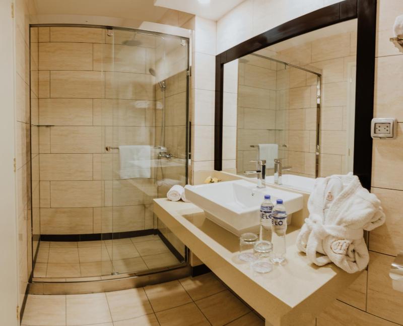 Nobility Grand Hotel - image 8