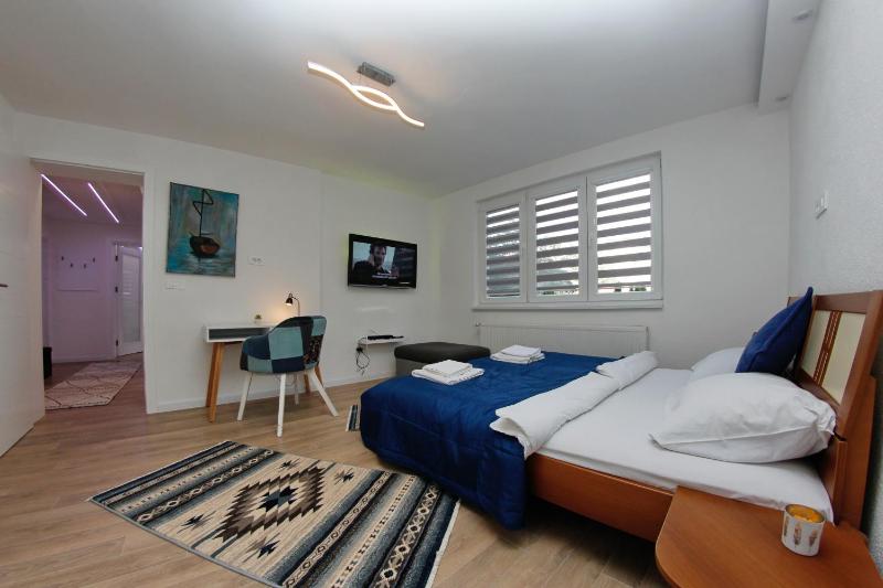 Apartment Magnolia Old Town - image 12
