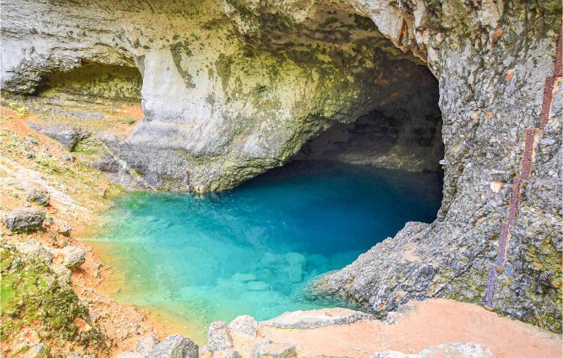 Two-Bedroom Apartment image 4