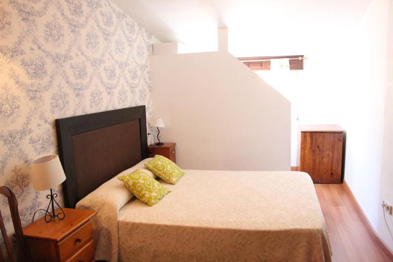 One-Bedroom Apartment image 3