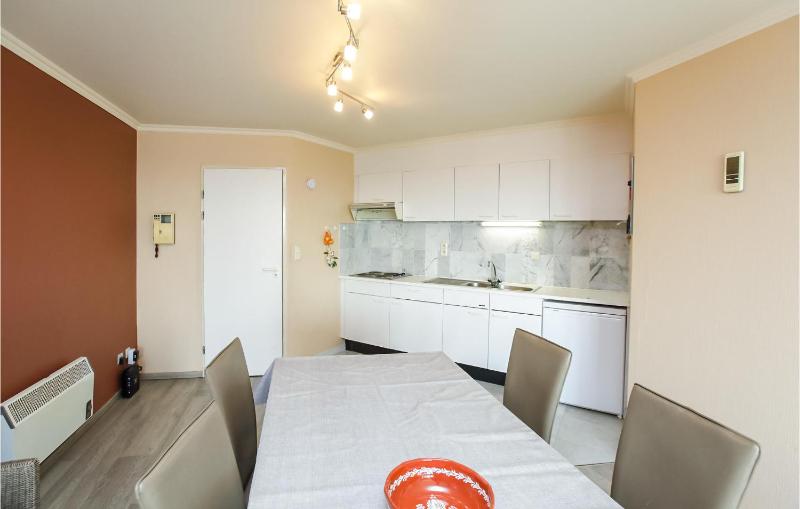 1 Bedroom Nice Apartment In Oostende - image 10