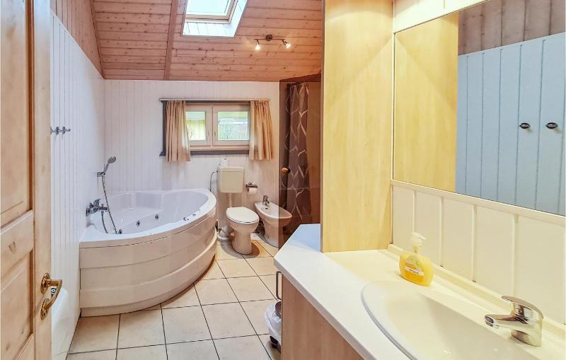 Nice Home In Rechlin With Sauna - image 8
