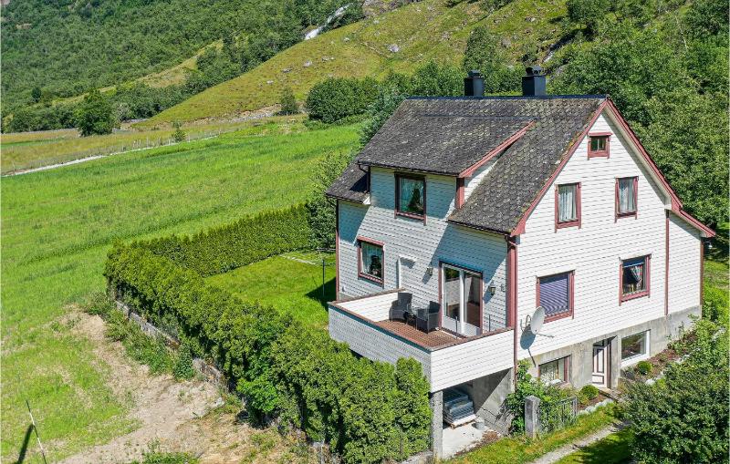 4 Bedroom Cozy Home In Oldedalen Images