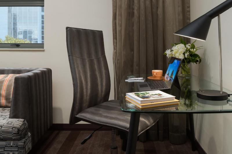 Executive King Room image 3
