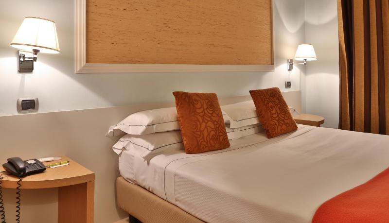 Classic Double or Twin Room image 2